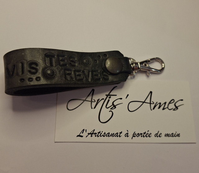 Porte clés cuir boucle Vis tes rêves gris foncé