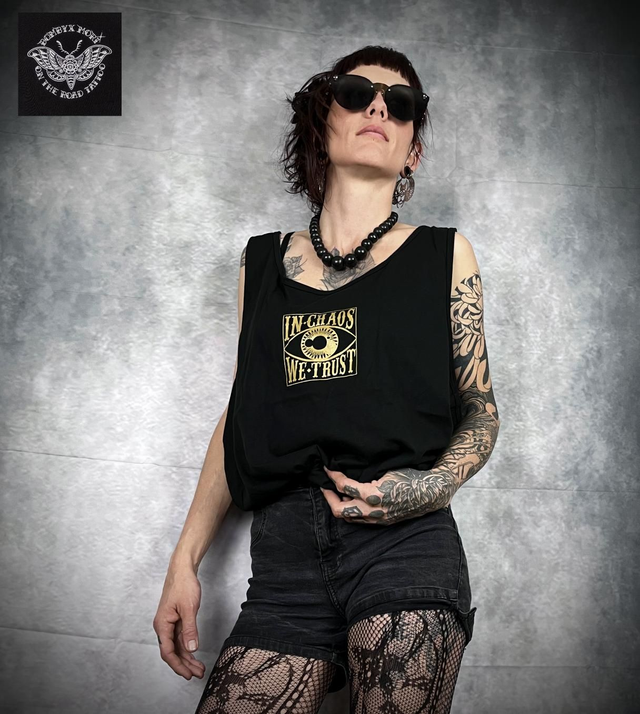 T-shirt Tank "In Chaos We Trust"
