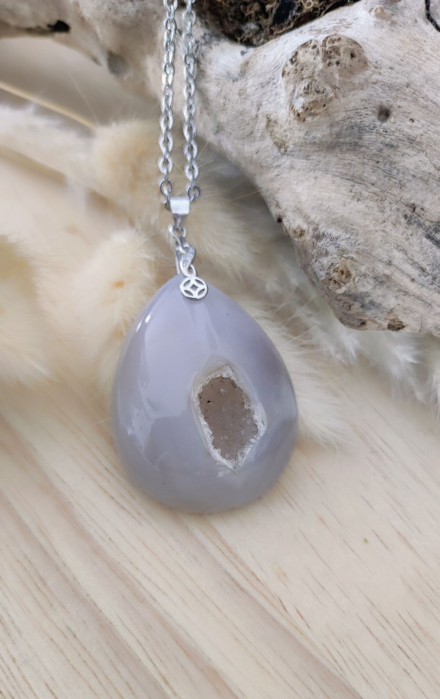 Agate druzy (inclusion de quartz) 