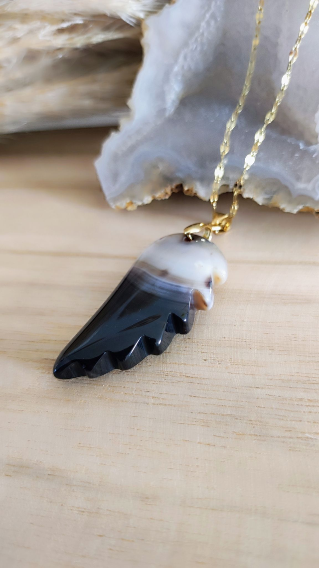 Pendentif "Aile" Agate de Botswana noire