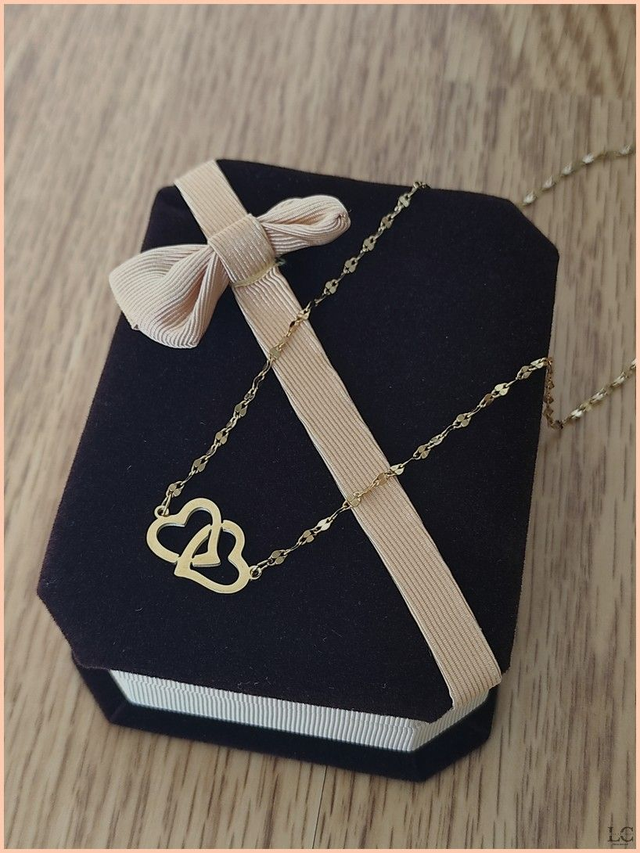 Collier coeurs entrelacés