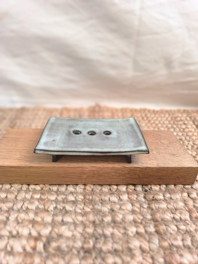 Porte-savon, argile noir, émail vert