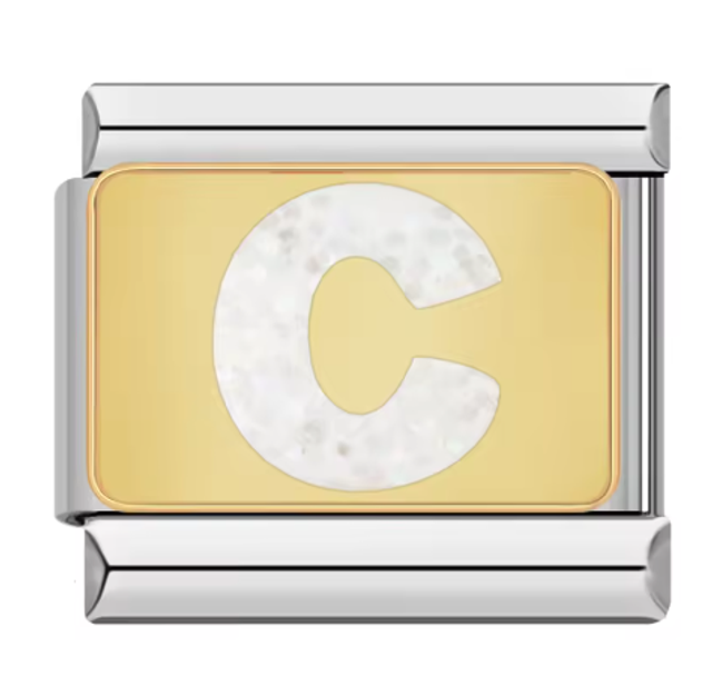 Charm "C" Fondo Dorado 