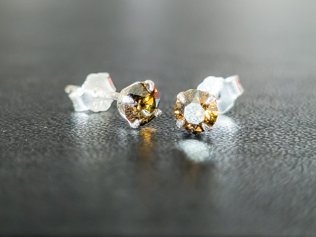 Boucles d&#039;oreilles, cristal 4mm Brown