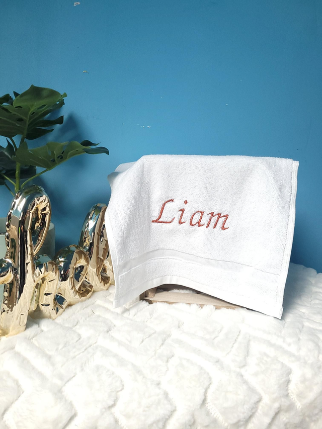 Serviette brodée Liam