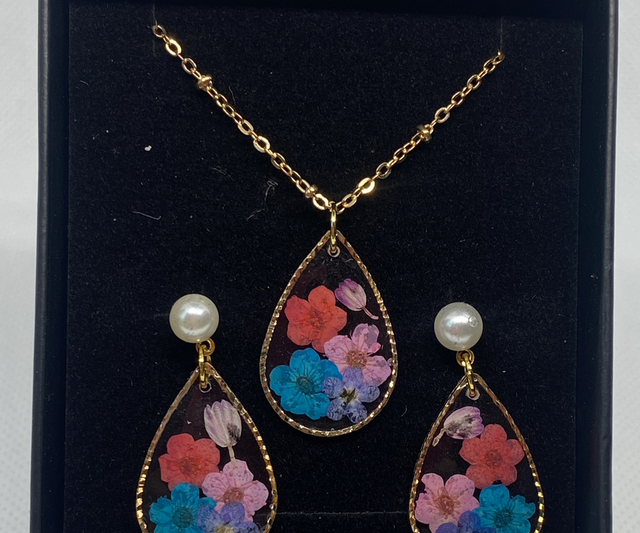 Gold real flower necklace and earring gift set 