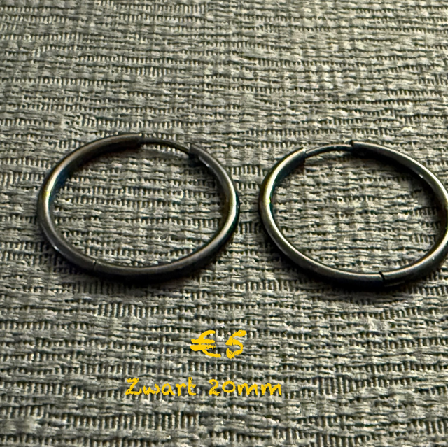 Oorbellen zwart 20mm