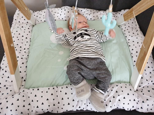 Portique d&#039;eveil bébé Petit Indien