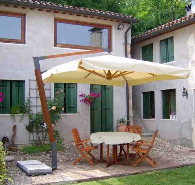 Ombrellone in legno a braccio telo quadrato Made in Italy 3X3 con Balza