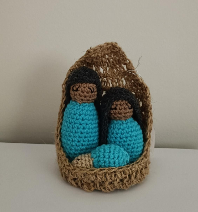 Crèche au crochet en lin et laine 