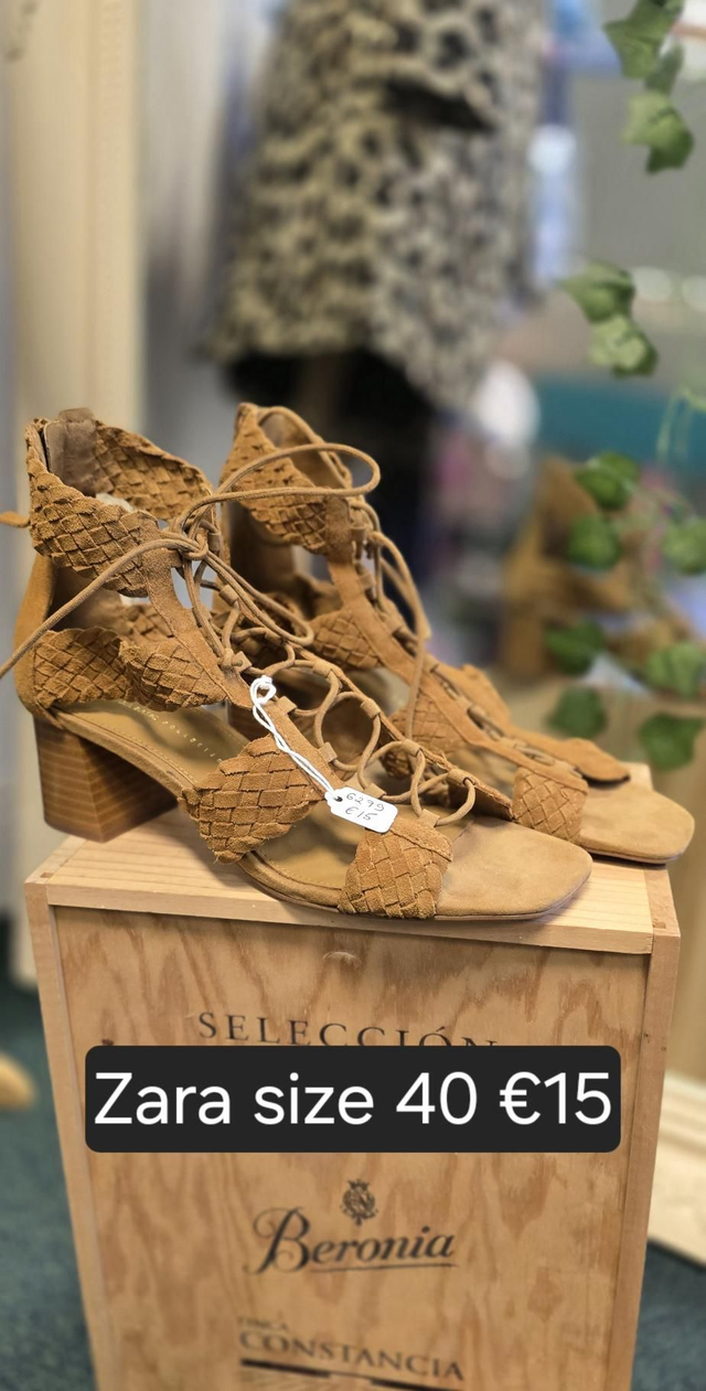 Zara size 40