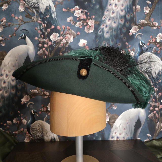 Tricorne vert et noir