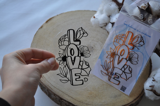 ✨ Sun Catcher Statique &quot;LOVE Fleuri&quot; – Douceur &amp; Lumière 🌸✨