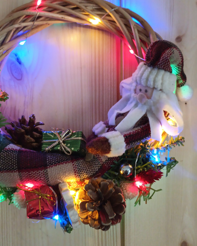 Couronne de noël osier et led