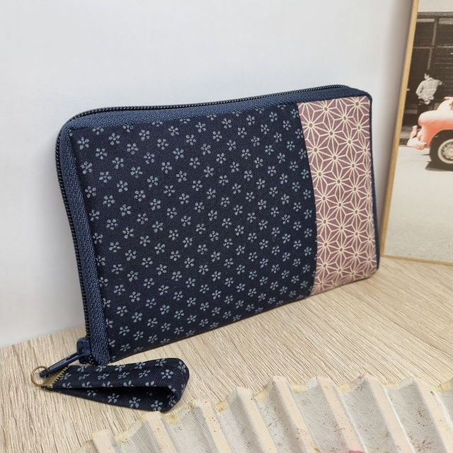 Portefeuille court zippé "Kiko & Asanoha" bleu marine & violet