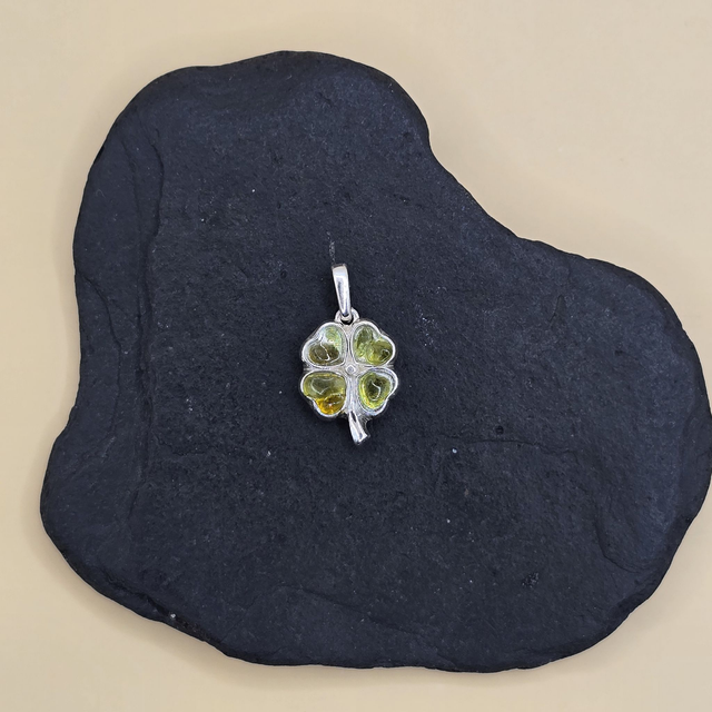 925 Sterling Silver Four-Leaf Clover Pendant – Olive &amp; Yellow Seaglass