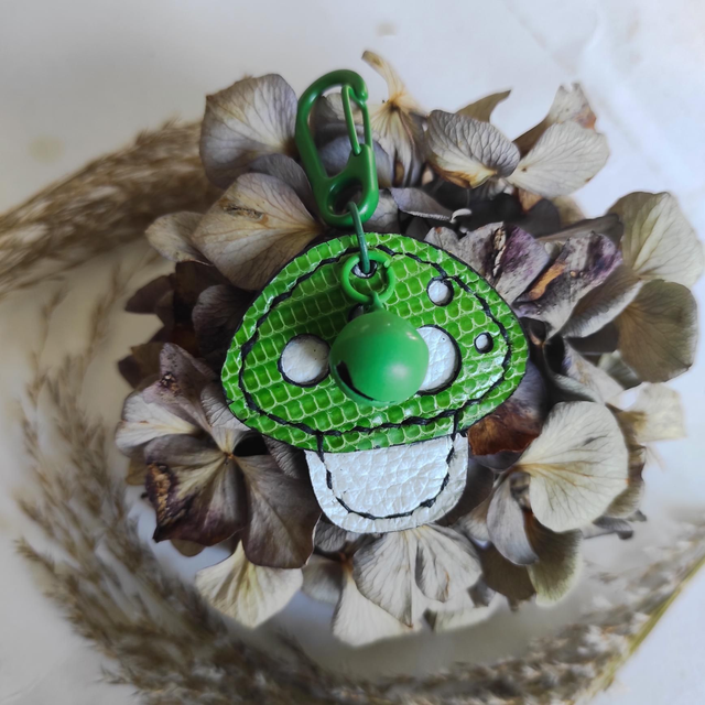Porte clés champignon en cuir 