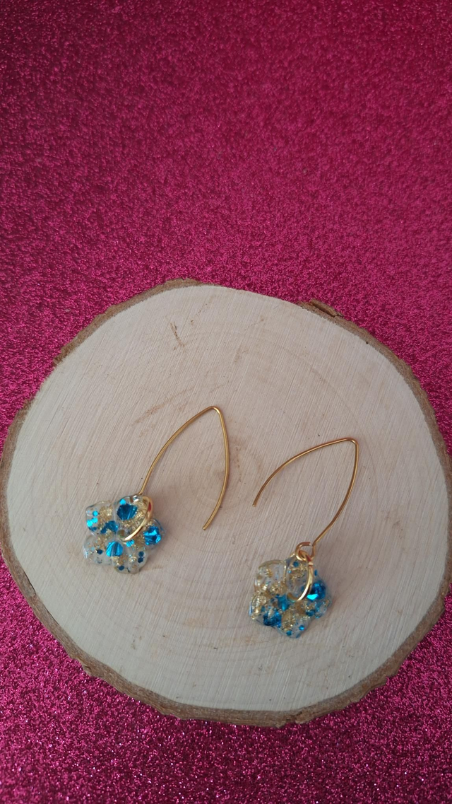 Boucles d'oreilles dorées Hibiscus paillettes bleues/feuilles d'or 