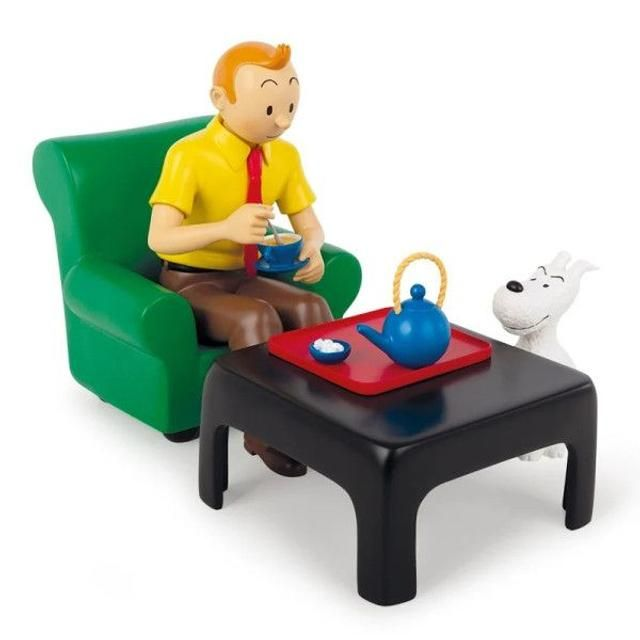 Tintin tomando té 