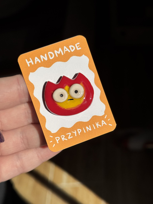 Płomyczek 🔥 - przypinka