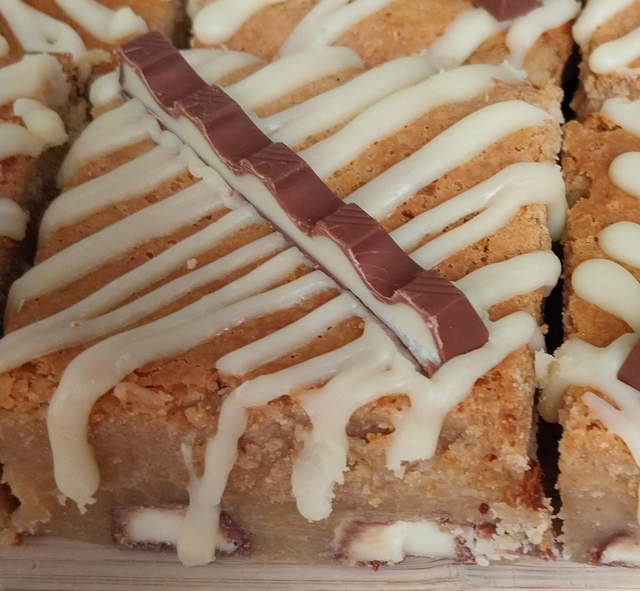 Kinder Chocolate Blondie