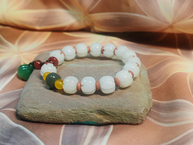 Bracelet bodi blanc citrouille et calebasse verte