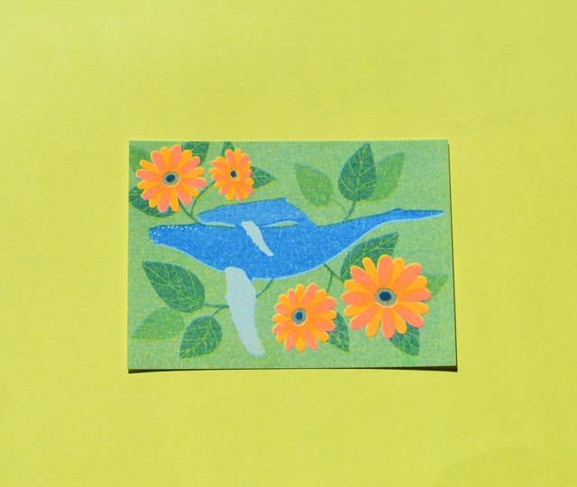 *last chance* Carte postale RISO cétacés & fleurs : les baleines à bosse aux germinis