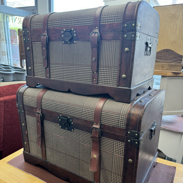 Modern Style Wood And Leather Storage Trunks