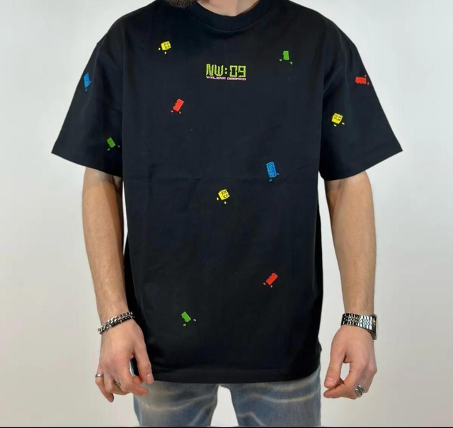 T-SHIRT