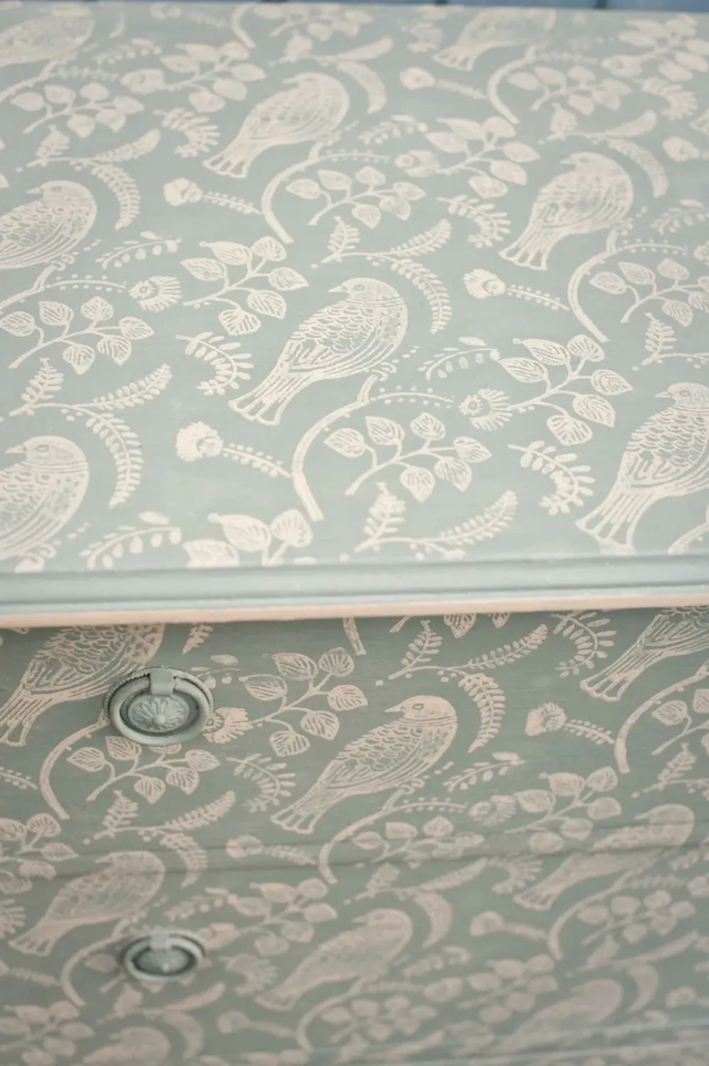 Tuvi patterned paint roller