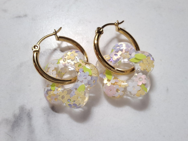 Spring Pastel flower resin hoops