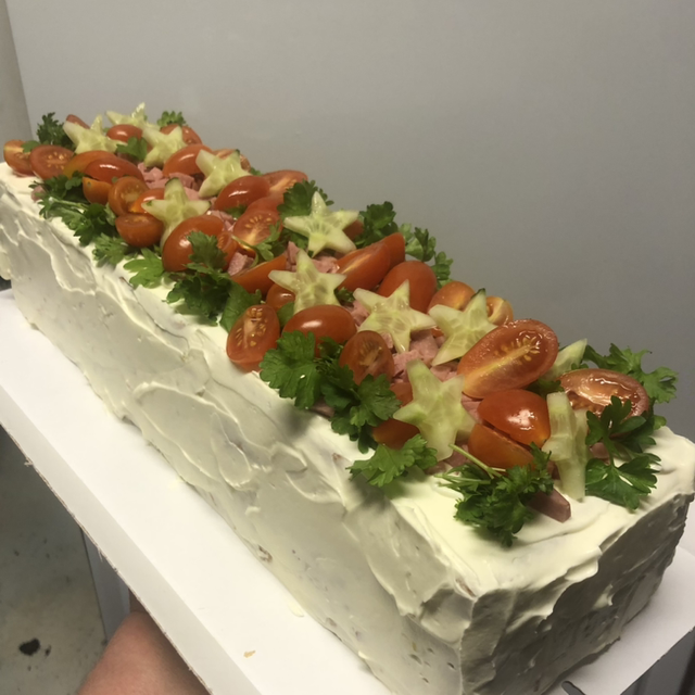 Voileipäkakku 15 hlö