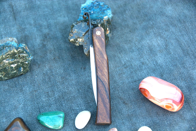 Piémontais forgé noyer