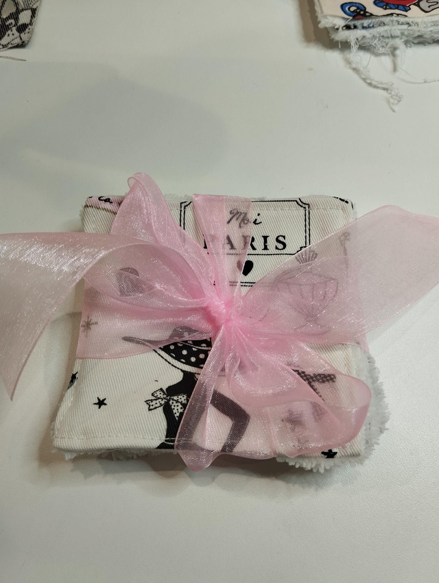 Lot de 5 lingettes nettoyantes La petite robe noire 