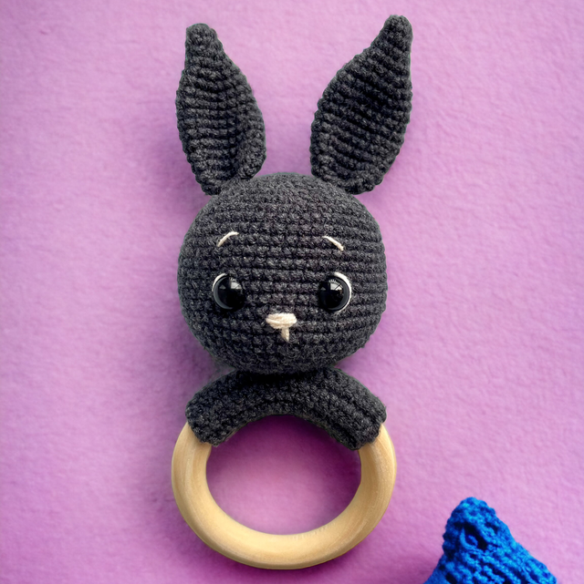 Hochet le petit lapin