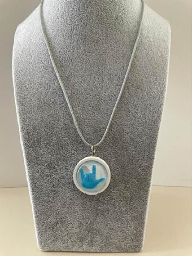 Halskette mit Anhänger „ILY“-Handform, weiß Holz