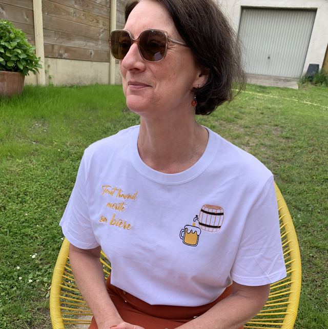 T-shirt Unisexe Tout Travail Mérite Sa Bière