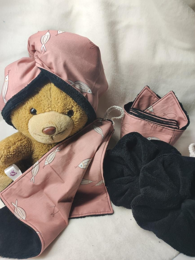 Ensemble visage et douche la vie en rose des poissons