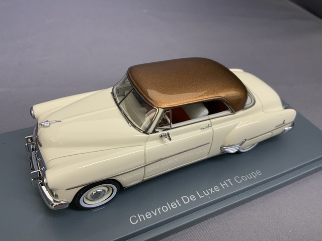 Chevrolet De Luxe HT Coupe NEO 1:43