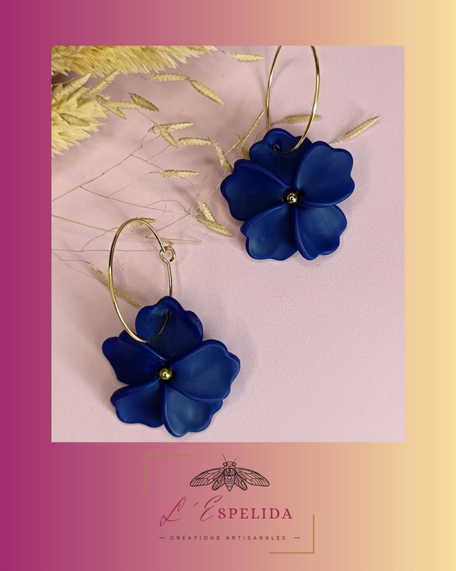 Créoles fleurs bleues