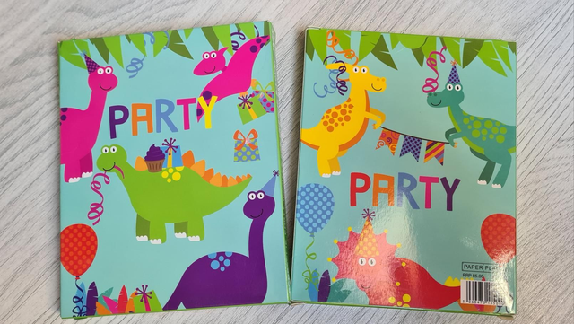 Party invitations pack 8 cards envelopes dinosaurs