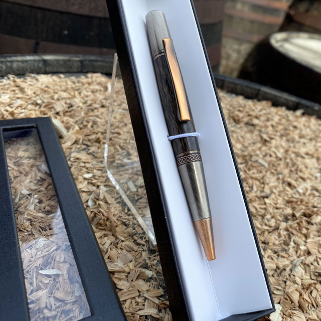 Irish Bog Oak Pen with Celtic Knot