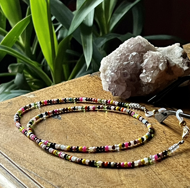 Porte lunettes/ Sautoir Patchwork de Perles de verre 