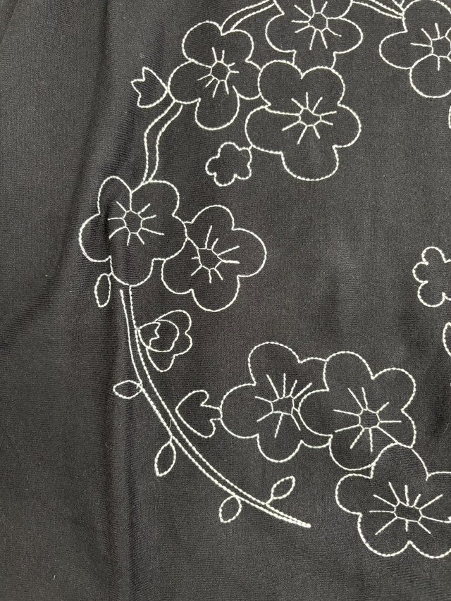 Pull Noir Fleuri Christine Laure