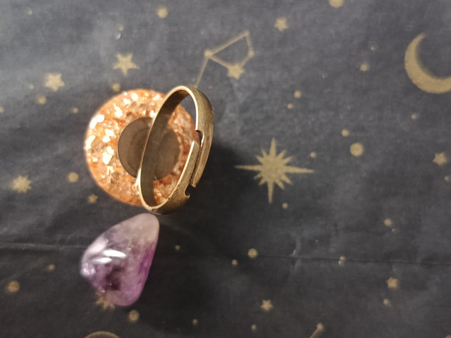 Bague en résine "Joyau Solaire"
