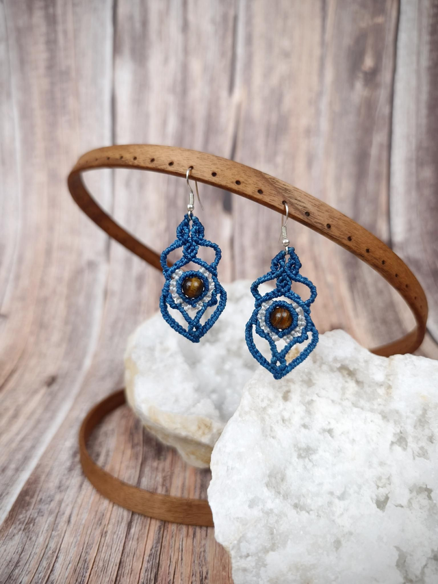 Boucles bleues et oeil de tigre