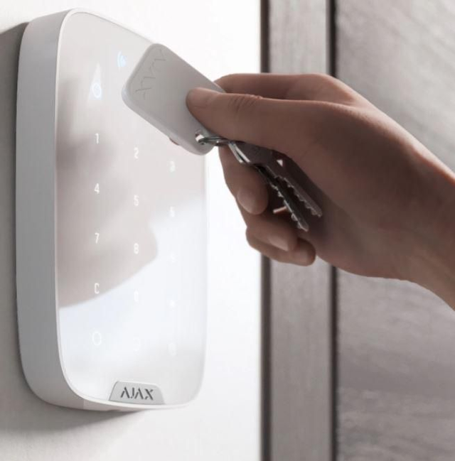 LE LOT DE 10 TAGS / AJAX-TAG-10