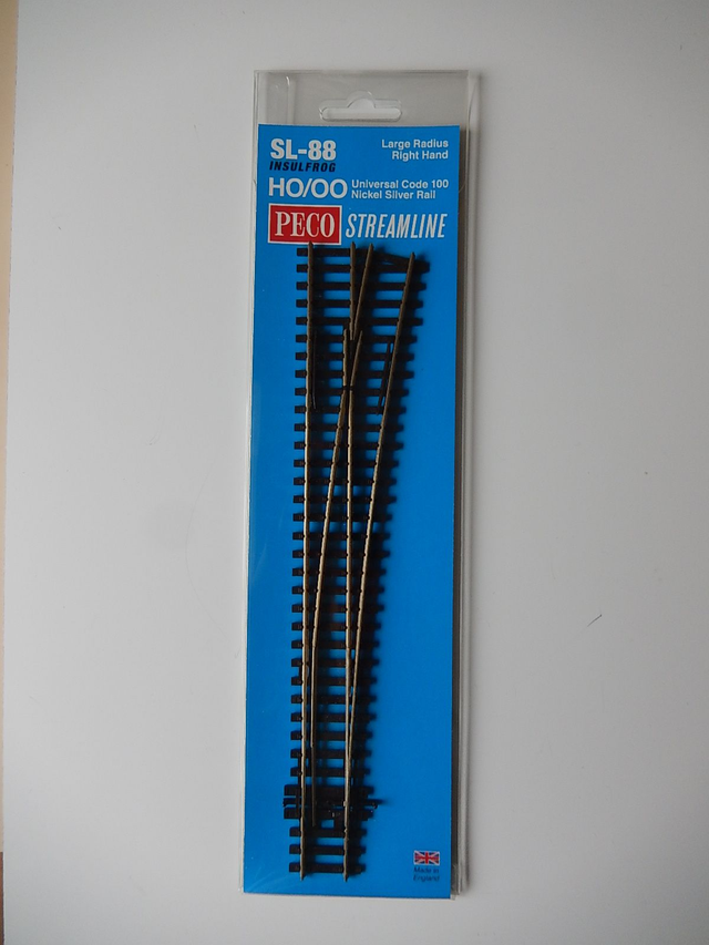 Aiguillage grand rayon droit à droite 12° Peco SL-88 H0