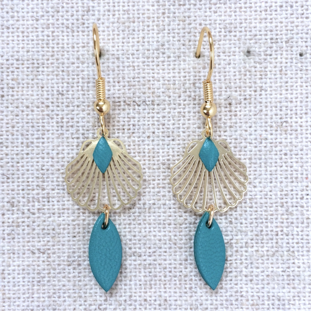 Boucles d’oreilles « Musette » dorées, cuir vert turquoise