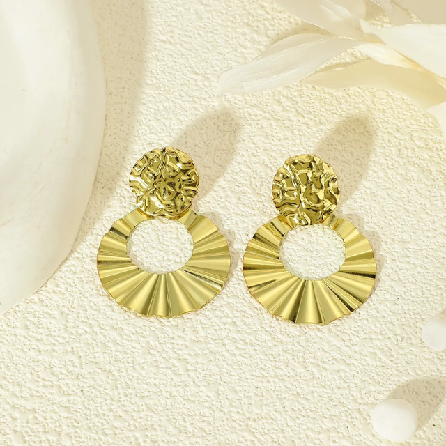 Boucles d'Oreilles Dorées Martelées Pendantes Cercle